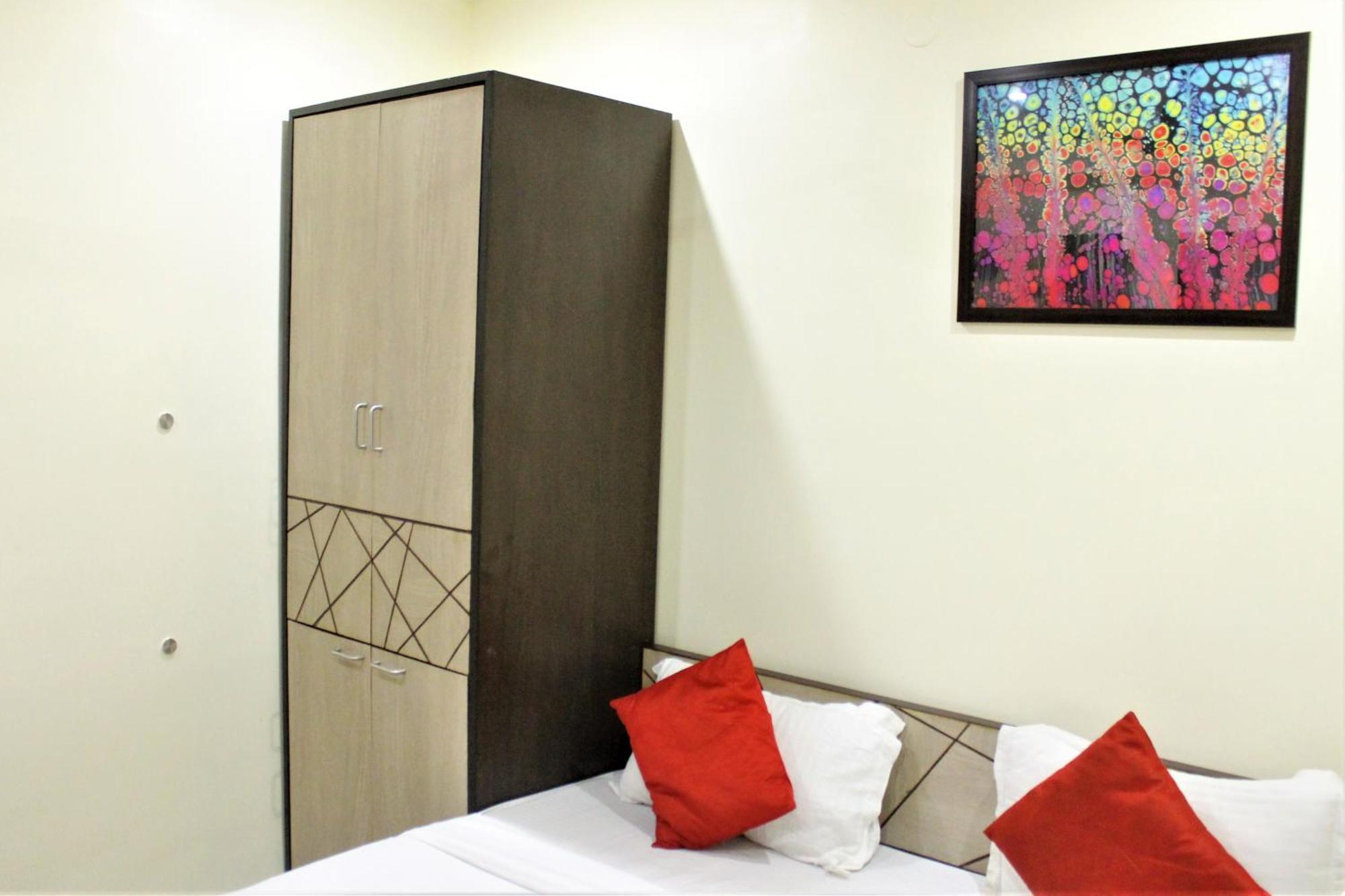 Reliable Inn Kolkata Exterior photo