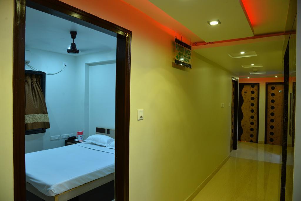 Reliable Inn Kolkata Room photo